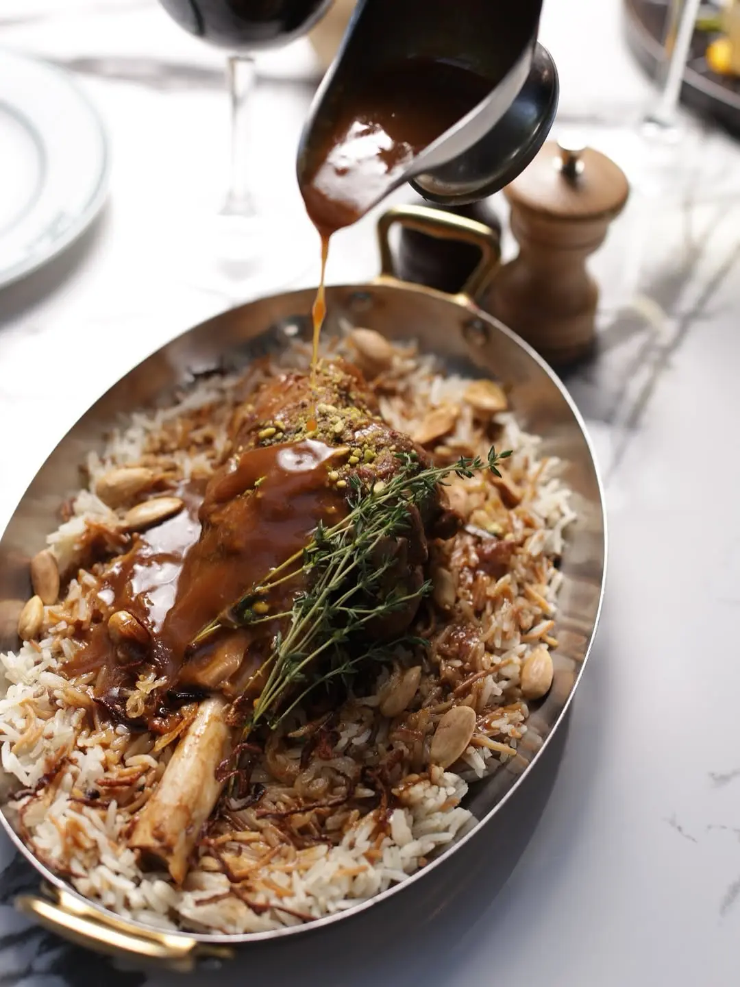 Après 6h de cuisson lente, le Kharouf mehché fond en bouche